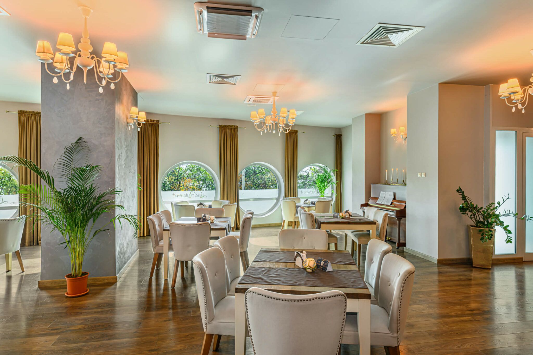 Restaurant cu vedere la Dunare în Galați